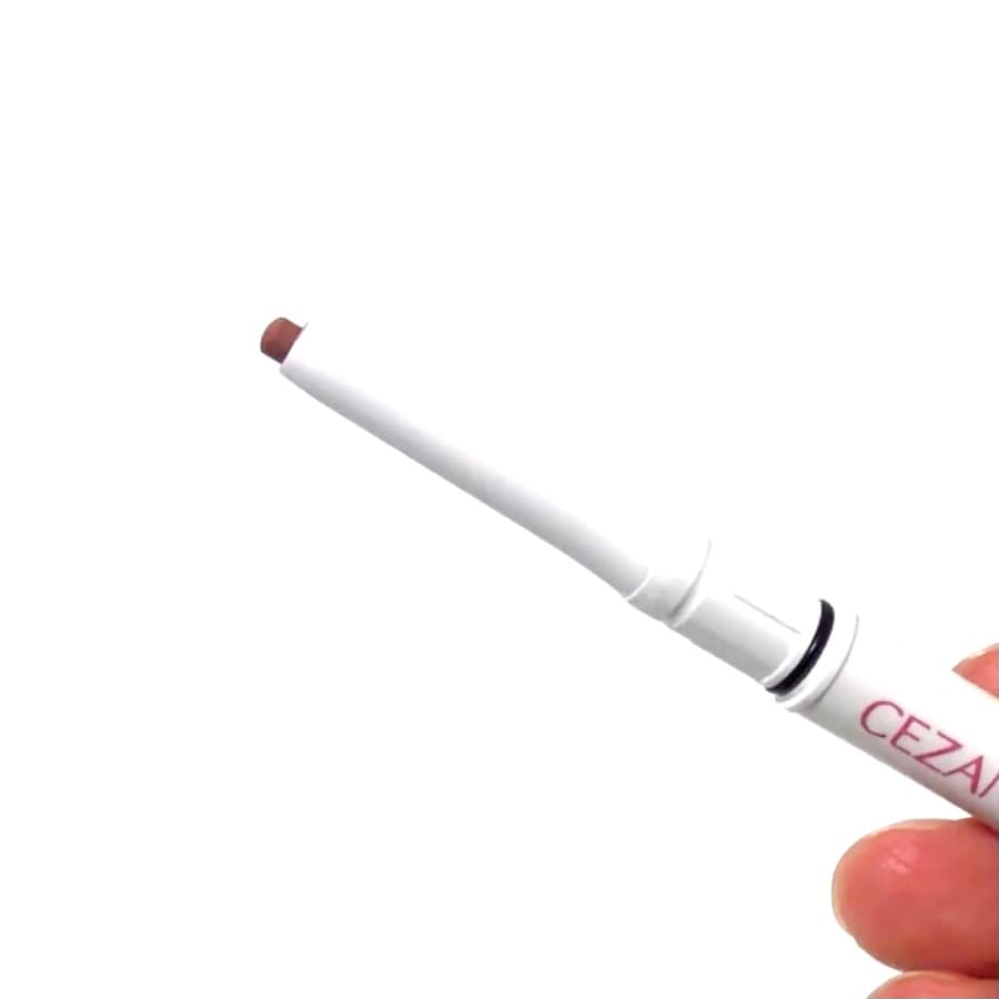 ぼやっと唇　輪郭補正